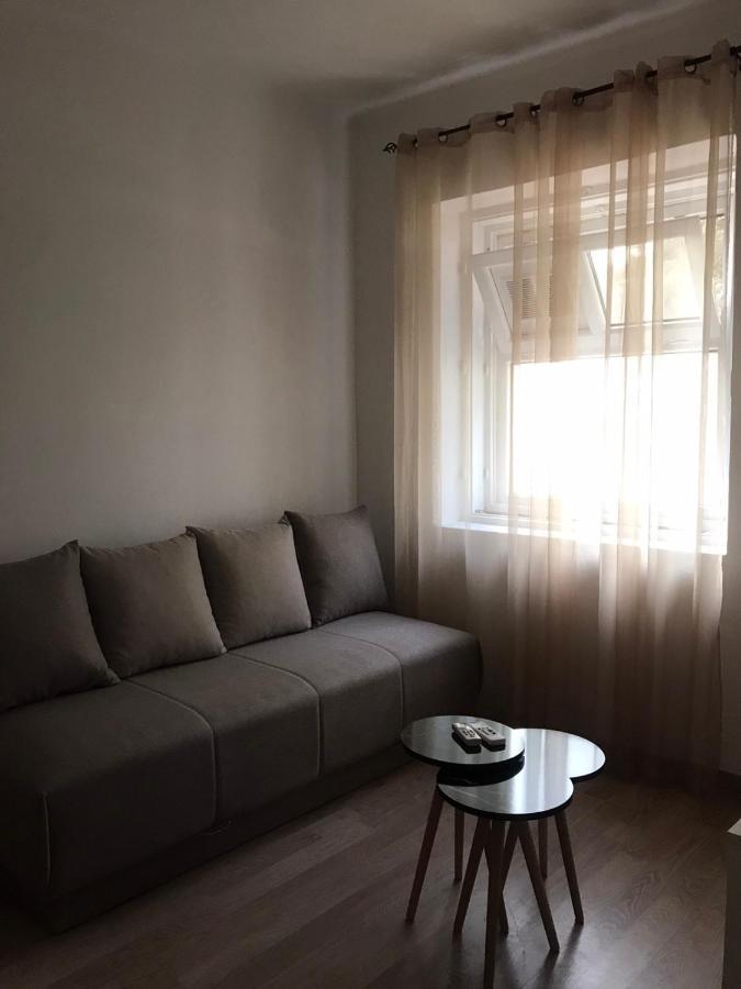 Center Studio Apartment Podgorica Luaran gambar